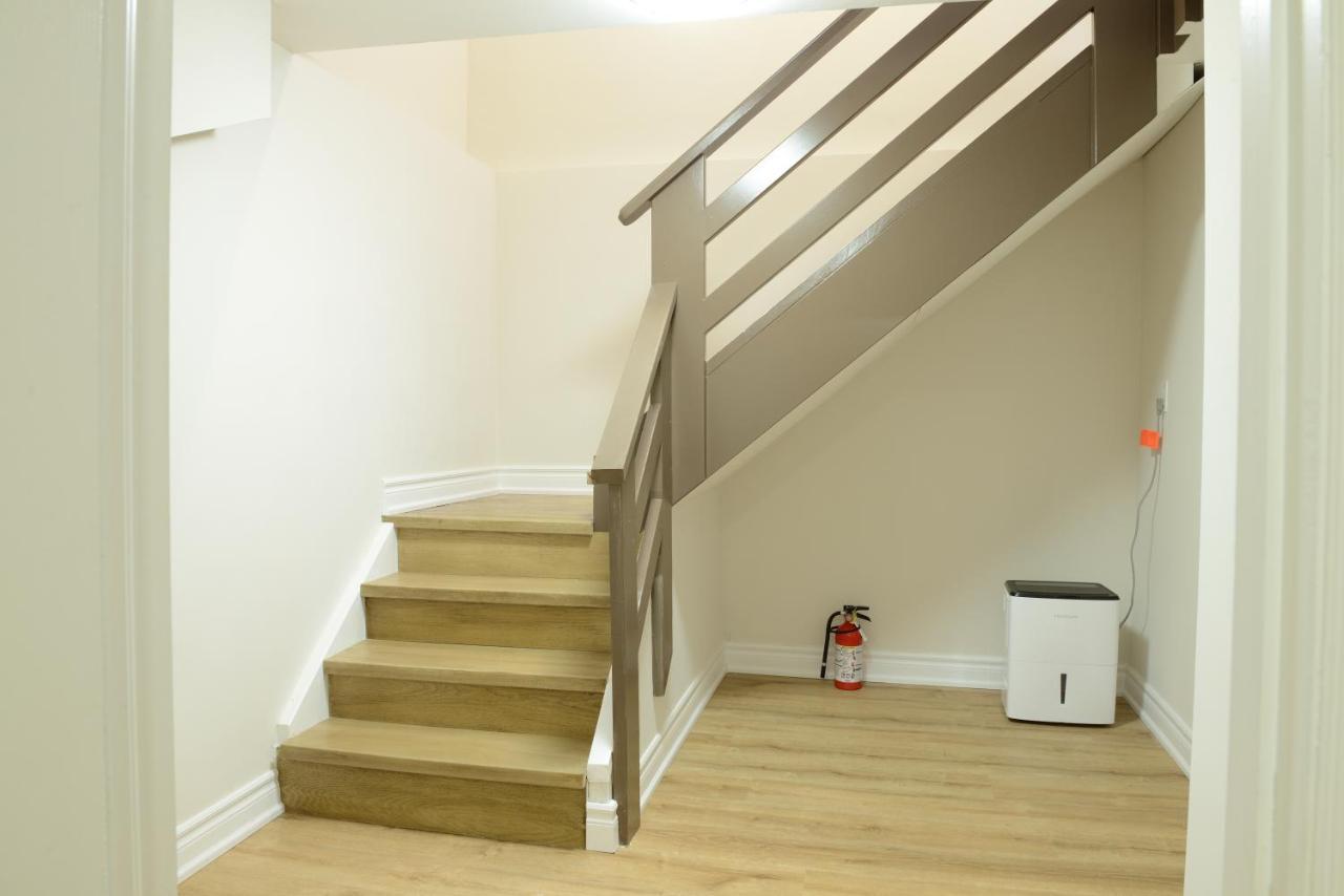 Spacious 2-Bed-Room Near Yonge & Major Mackenzie Richmond Hill Eksteriør billede