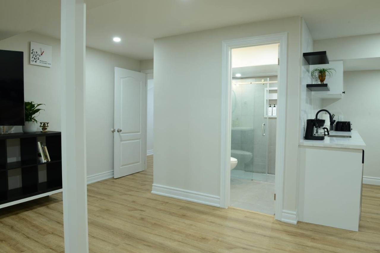 Spacious 2-Bed-Room Near Yonge & Major Mackenzie Richmond Hill Eksteriør billede