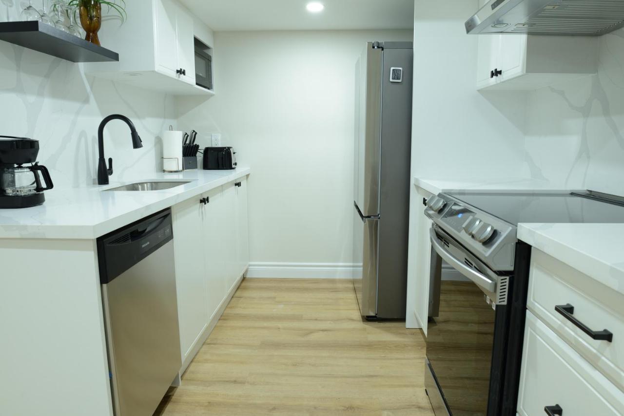 Spacious 2-Bed-Room Near Yonge & Major Mackenzie Richmond Hill Eksteriør billede