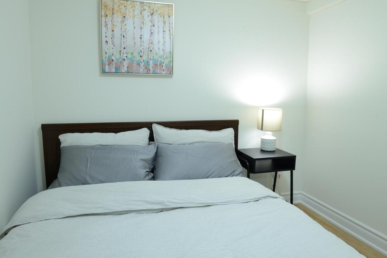 Spacious 2-Bed-Room Near Yonge & Major Mackenzie Richmond Hill Eksteriør billede
