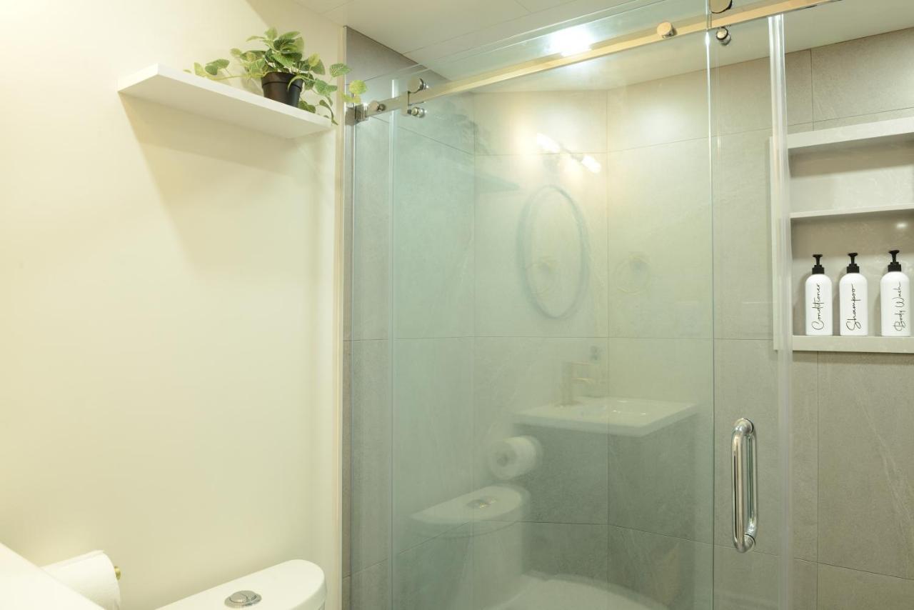 Spacious 2-Bed-Room Near Yonge & Major Mackenzie Richmond Hill Eksteriør billede