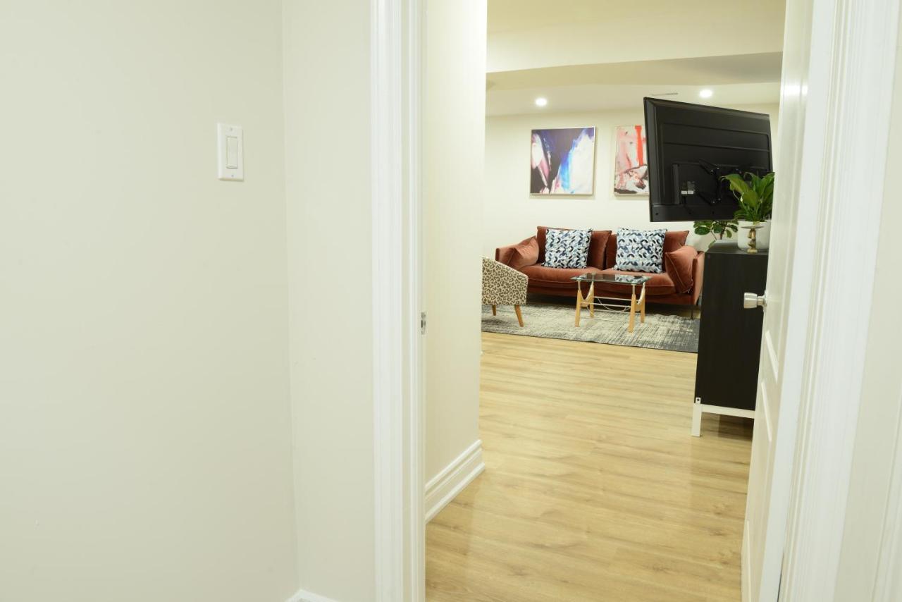 Spacious 2-Bed-Room Near Yonge & Major Mackenzie Richmond Hill Eksteriør billede