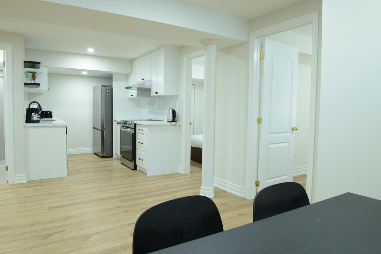 Spacious 2-Bed-Room Near Yonge & Major Mackenzie Richmond Hill Eksteriør billede