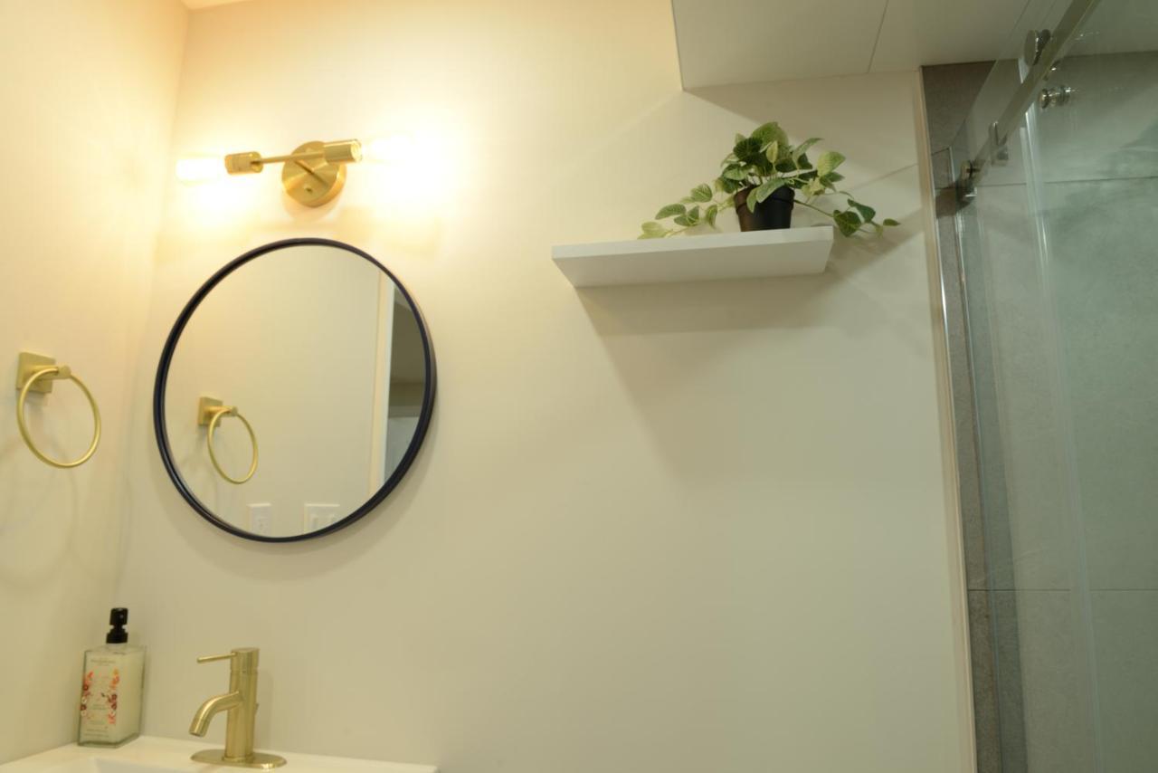 Spacious 2-Bed-Room Near Yonge & Major Mackenzie Richmond Hill Eksteriør billede
